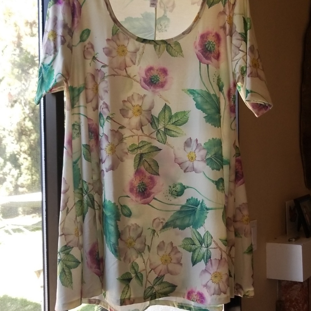 Lularoe small Perfect T floral